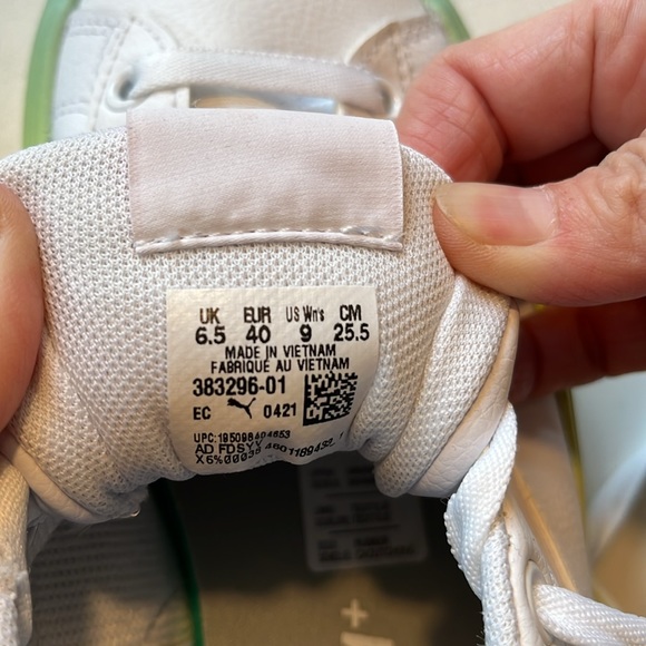 PUMA soft foam platform rainbow sole sneaker. - Picture 5 of 6